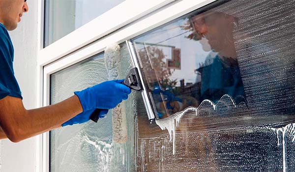 Limpieza de cristales y ventanas en Tomelloso